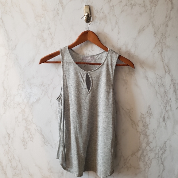 Mercer and Taylor Keyhole Tank in Gray - Picture 2 of 7